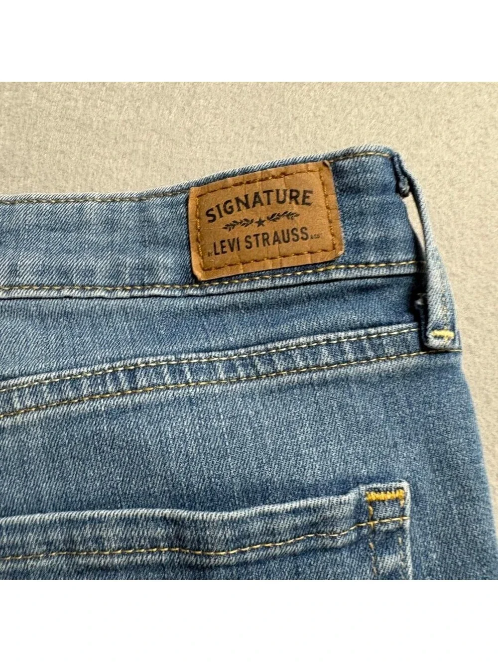 Signature by Levi Strauss Co Womens Mid Rise Bootcut Jeans Size 4M W27 L32 Blue